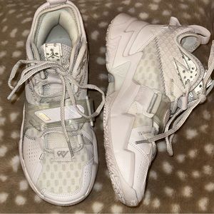 Jordan Why Not Zer0.3 Sneakers Kids 6Y or Womens 7.5